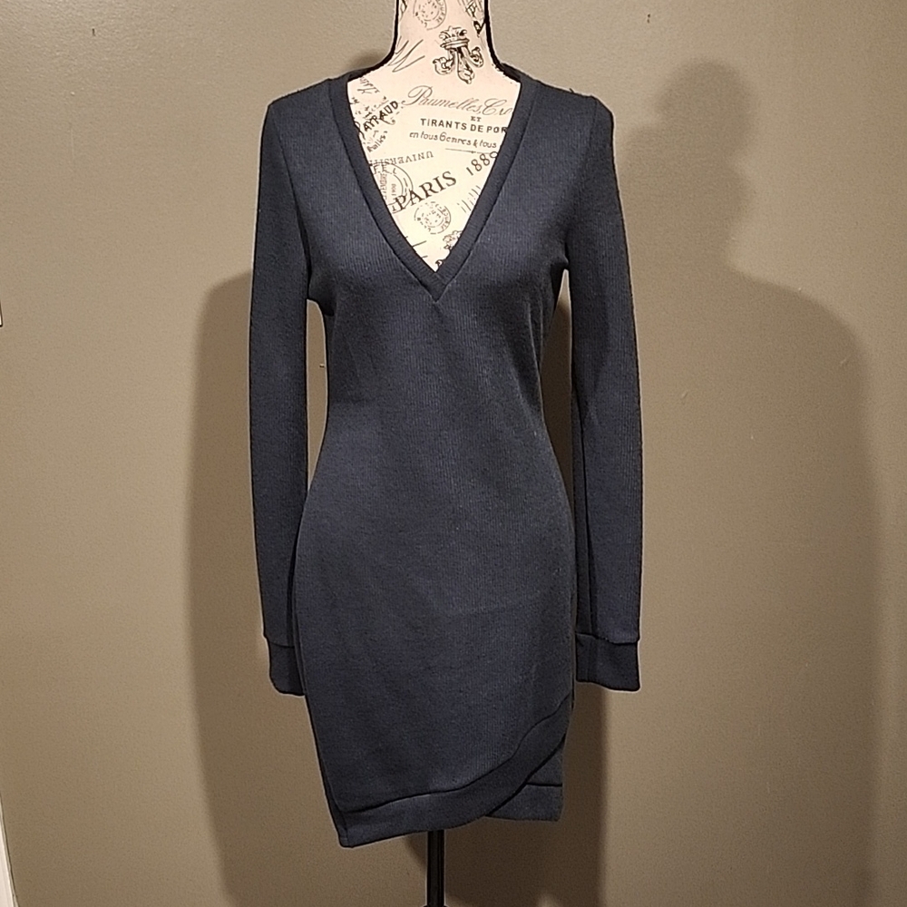 Chic V-Neck Long Sleeve Dress